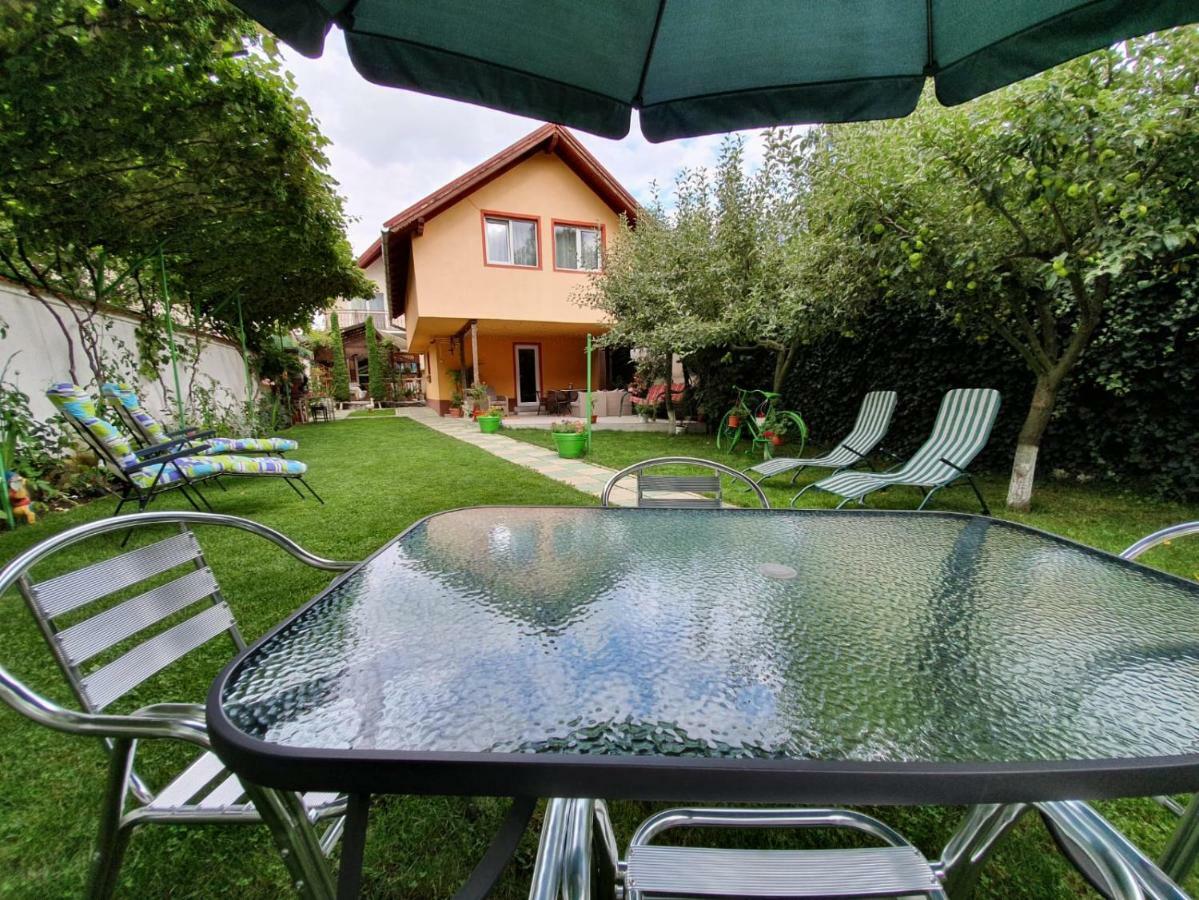 ホテル Casa Lucky Rîşnov エクステリア 写真